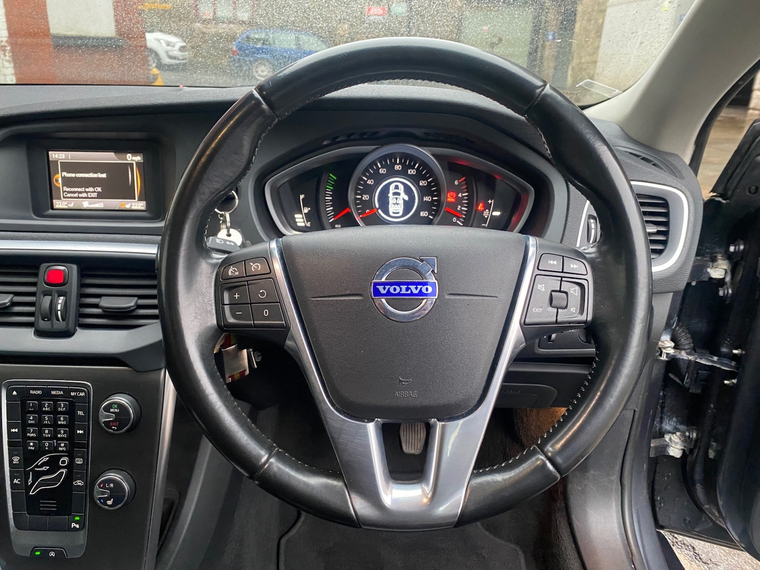 Used Volvo V40 2013 for sale - 77300670: Photo 11