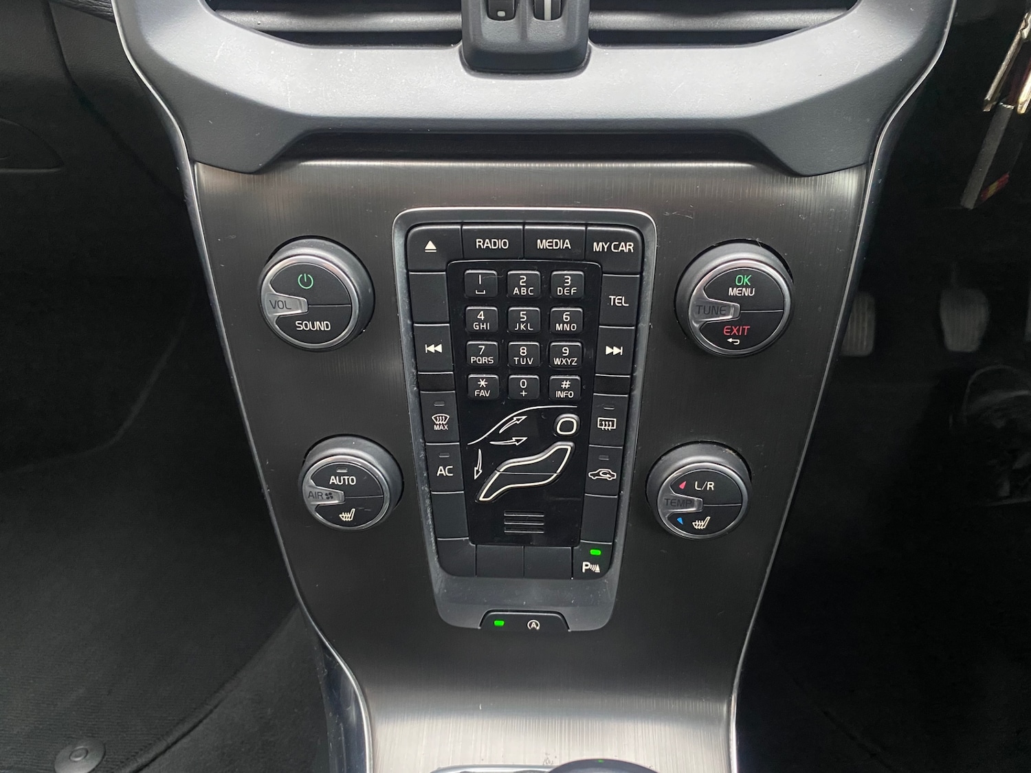 Used Volvo V40 2013 for sale - 77300670: Photo 15