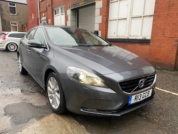 Used Volvo V40 2013 for sale - 77300670: Photo
