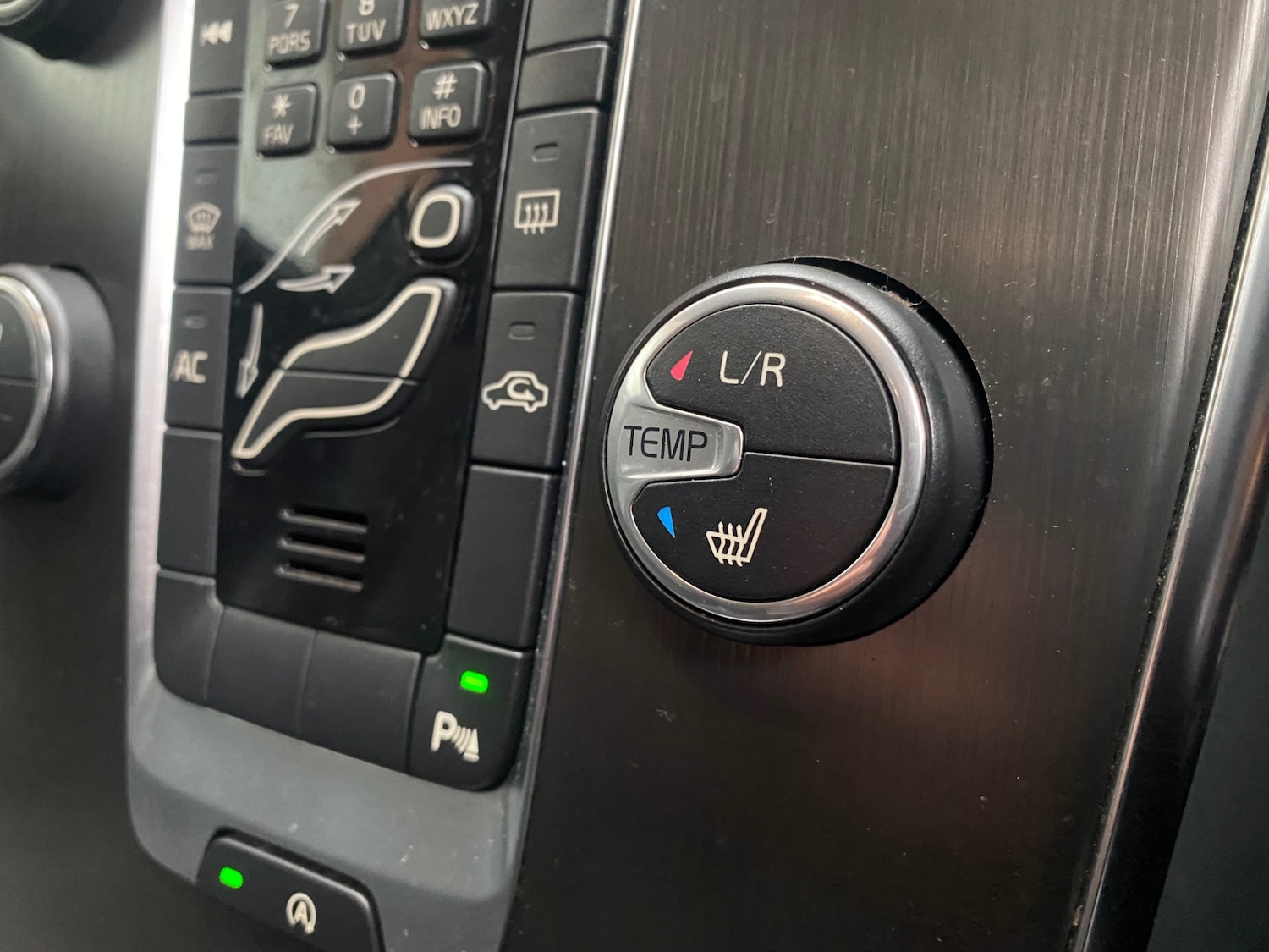 Used Volvo V40 2013 for sale - 77300670: Photo 26