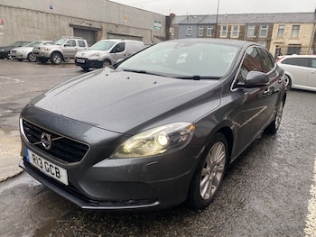 Used Volvo V40 2013 for sale - 77300670: Photo