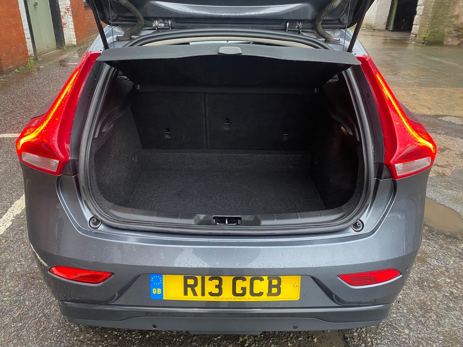 Used Volvo V40 2013 for sale - 77300670: Photo 7