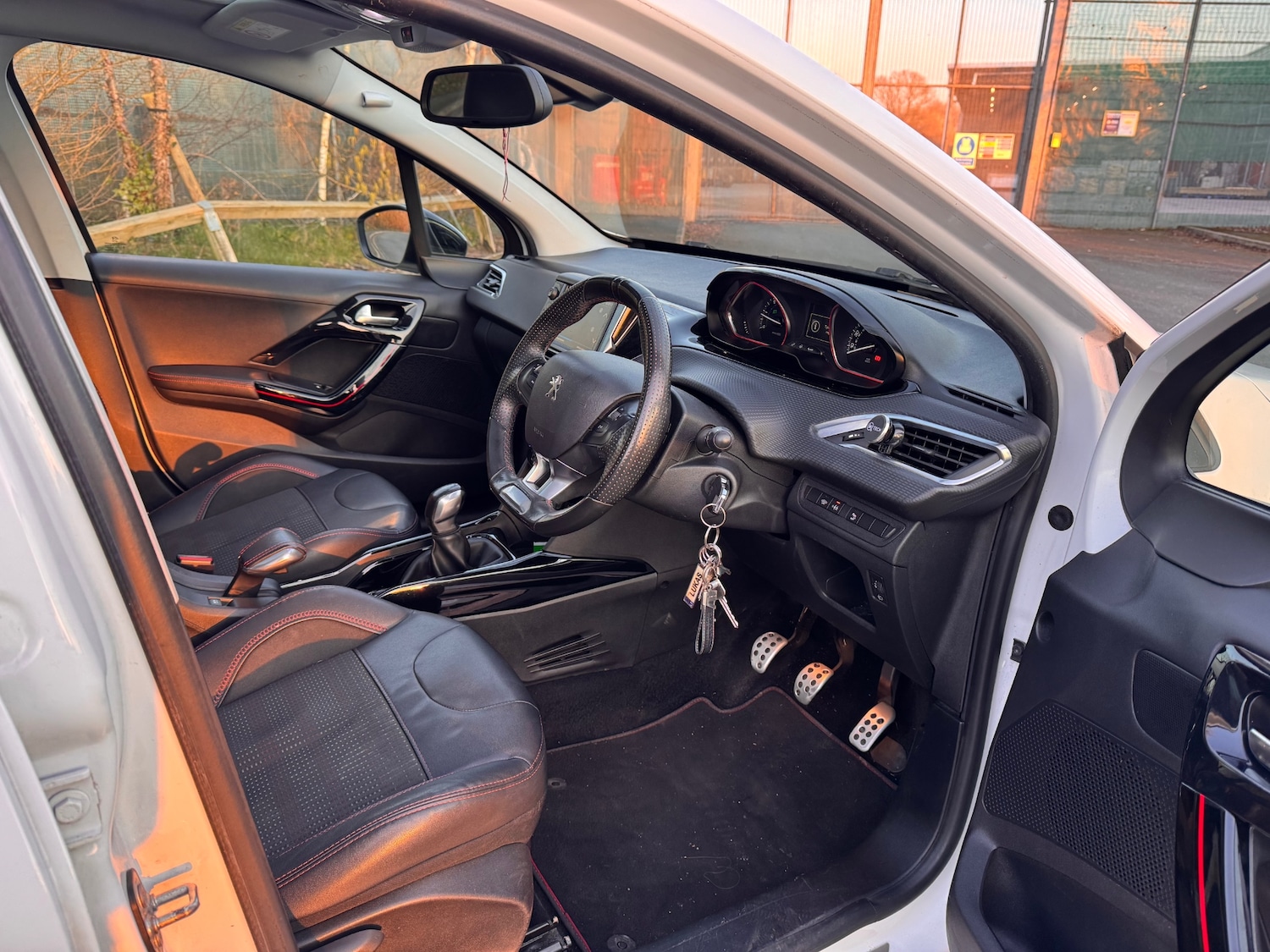 Used Peugeot 2008 2017 for sale - 77747327: Photo 15