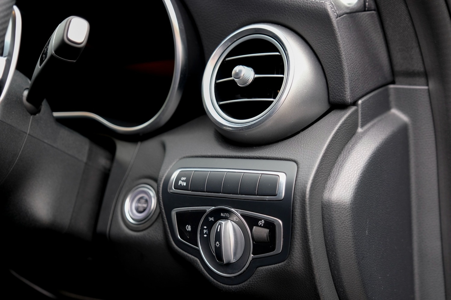 Used Mercedes-Benz C Class 2020 for sale - 76082580: Photo 25