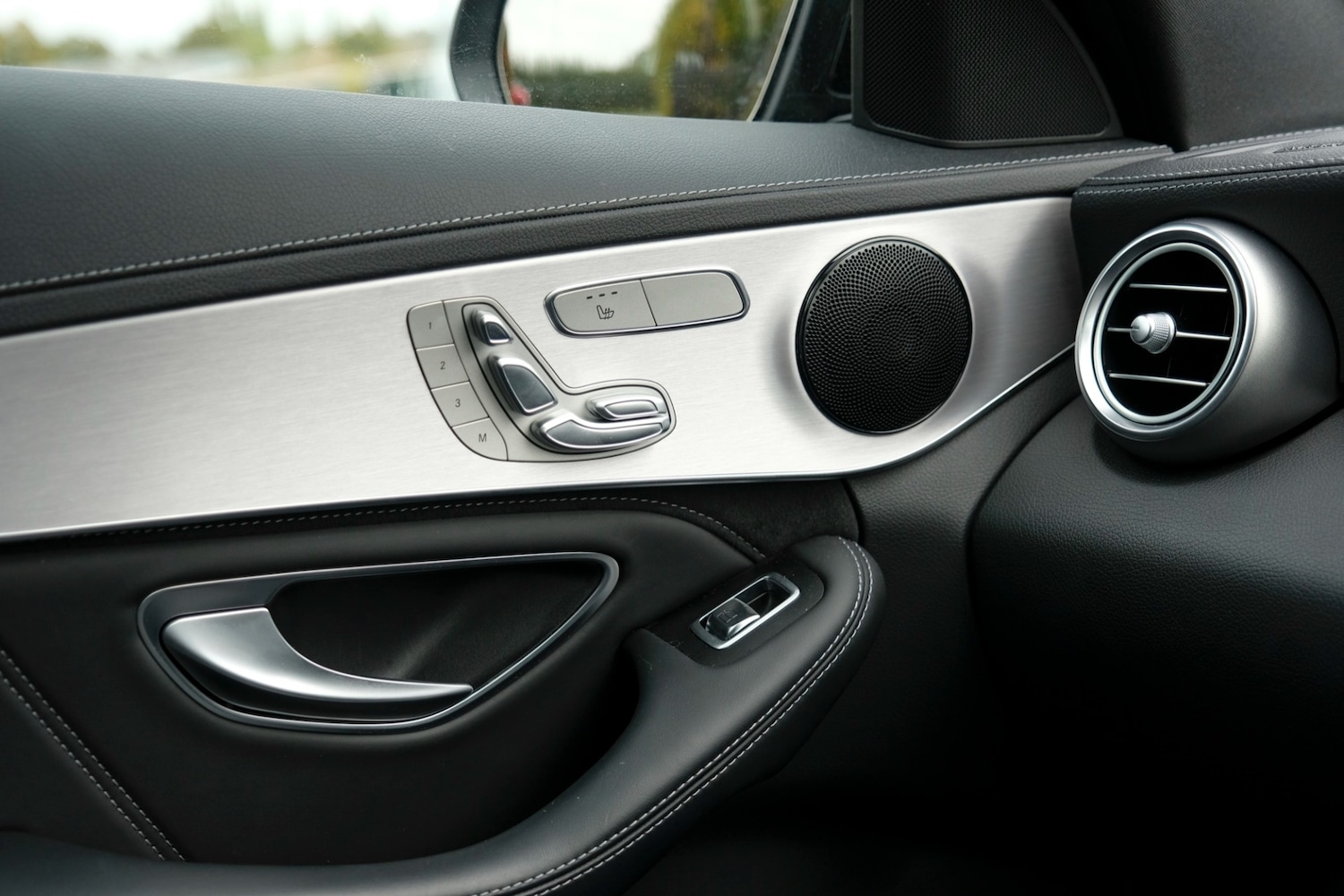 Used Mercedes-Benz C Class 2020 for sale - 76082580: Photo 28