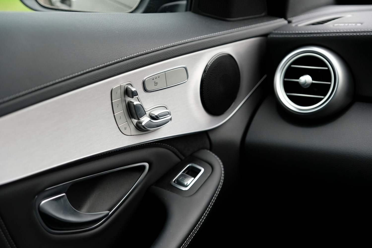 Used Mercedes-Benz C Class 2020 for sale - 76082580: Photo 36