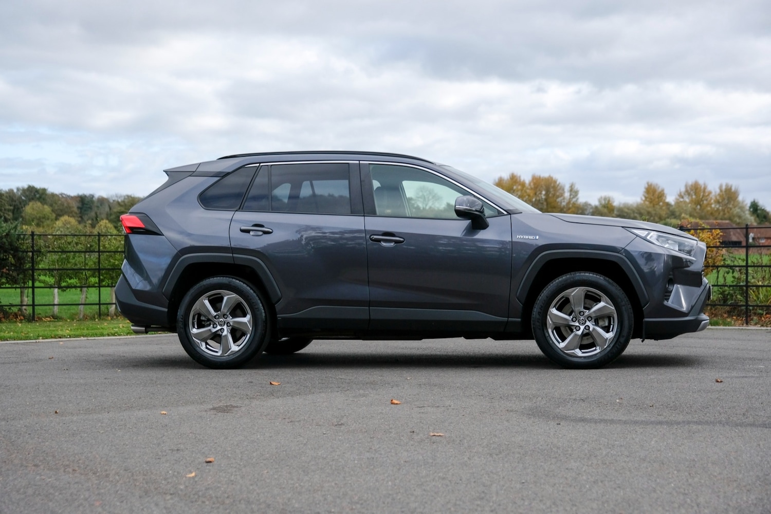 Used Toyota RAV4 2021 for sale - 76391572: Photo 2