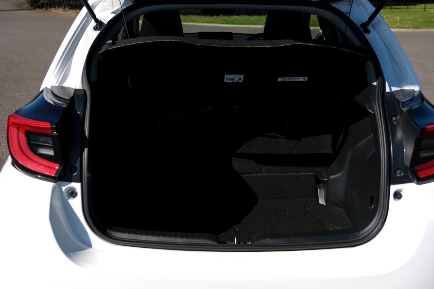 Used Toyota Yaris 2023 for sale - 77962378: Photo 17