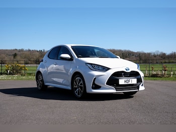Used Toyota Yaris 2023 for sale - 77962378: Photo