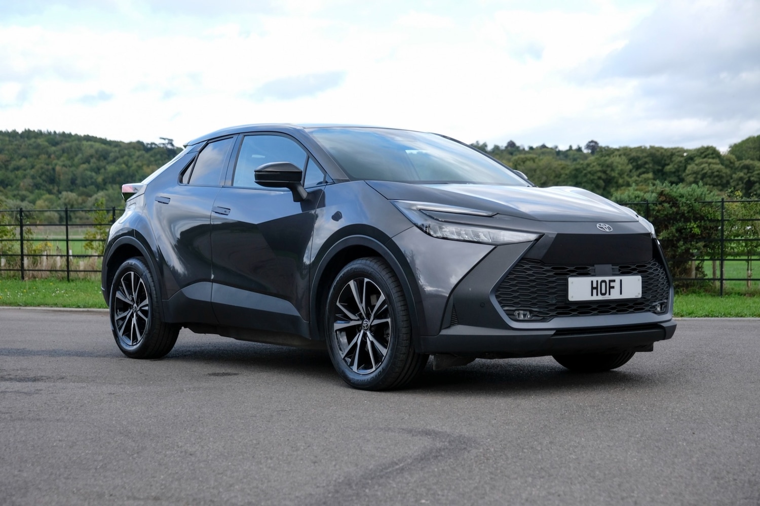 Used Toyota C-HR 2024 for sale - 75932247: Photo 2