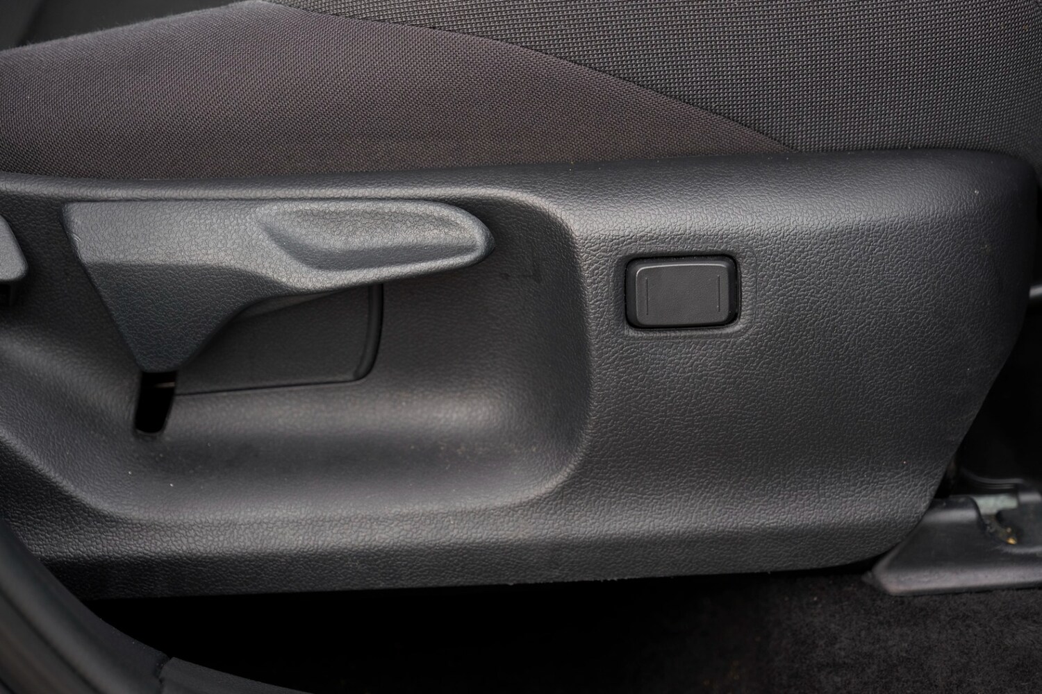 Used Toyota C-HR 2024 for sale - 75932247: Photo 35