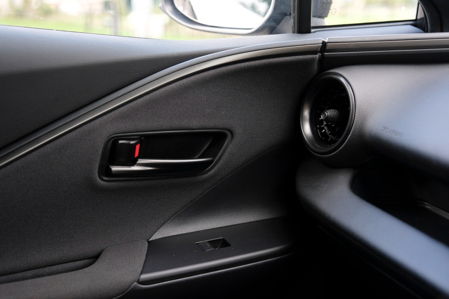 Used Toyota C-HR 2024 for sale - 75932247: Photo 49