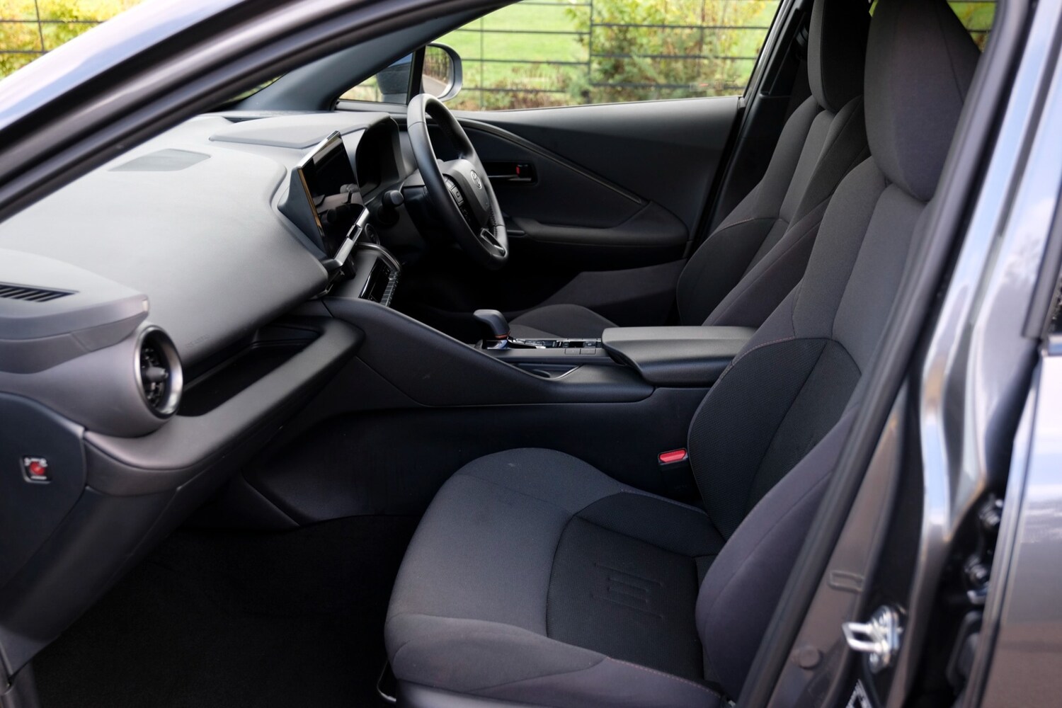 Used Toyota C-HR 2024 for sale - 75932247: Photo 51