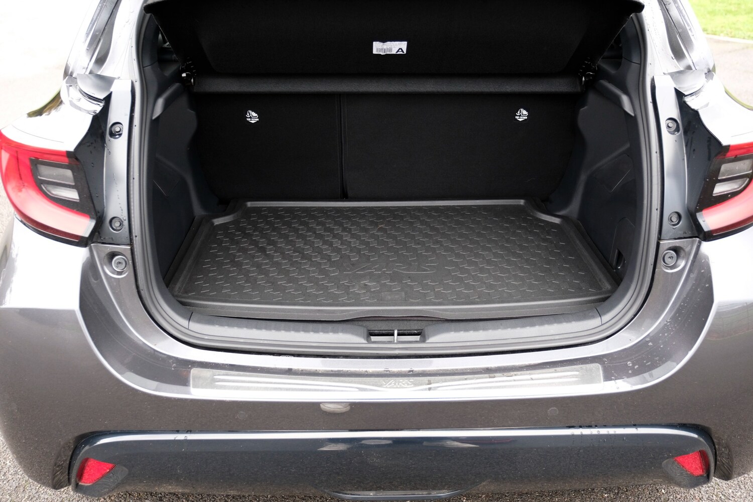 Used Toyota Yaris 2024 for sale - 76692832: Photo 46