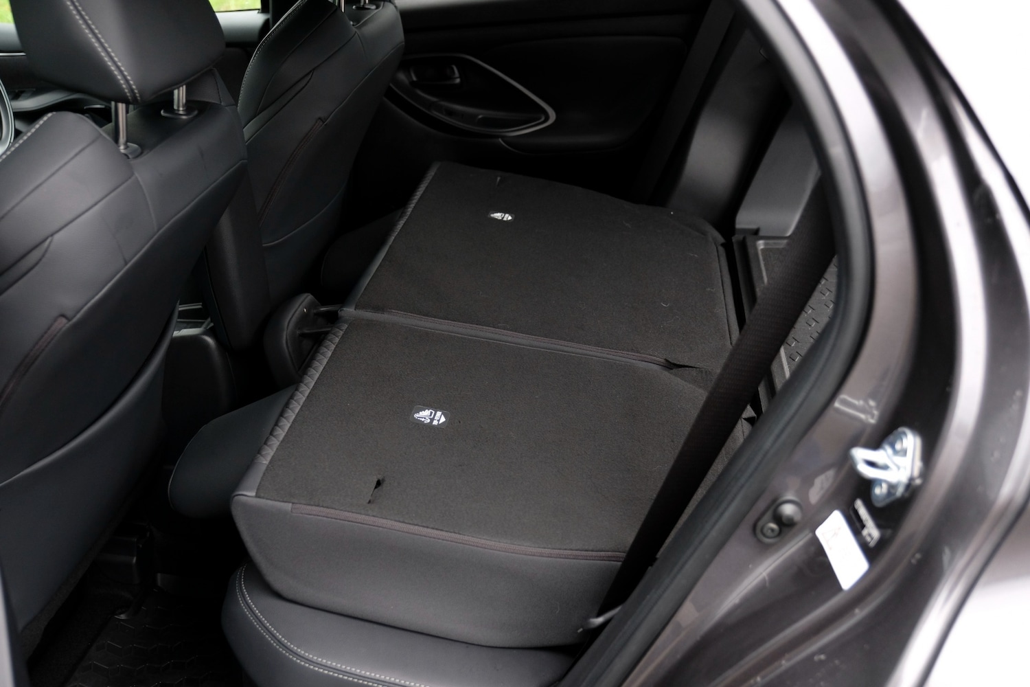 Used Toyota Yaris 2024 for sale - 76692832: Photo 51