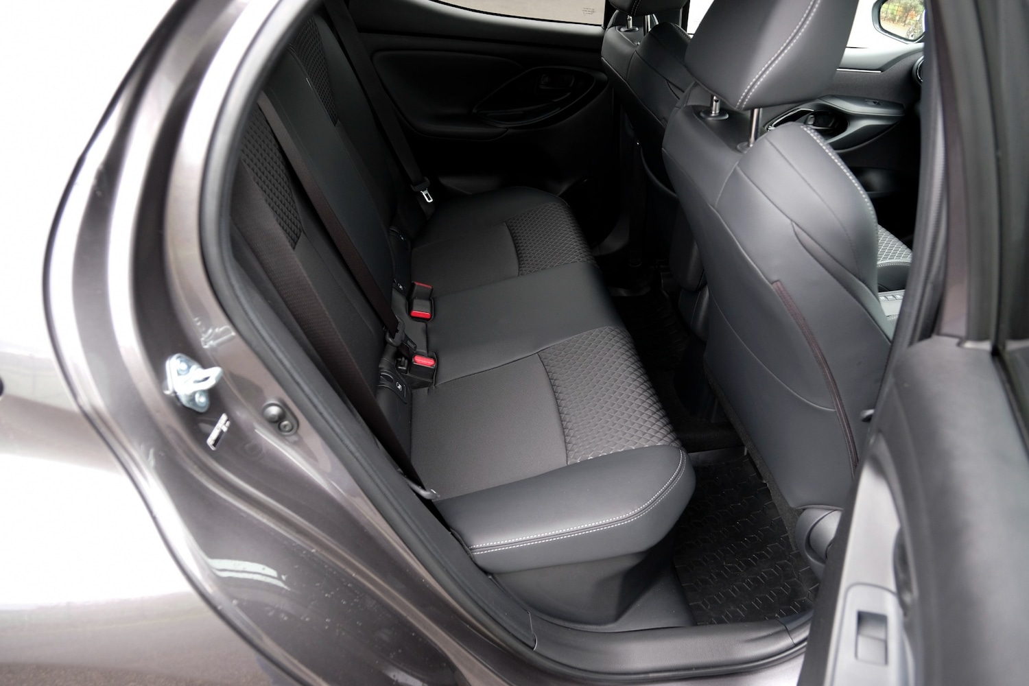 Used Toyota Yaris 2024 for sale - 76692832: Photo 55