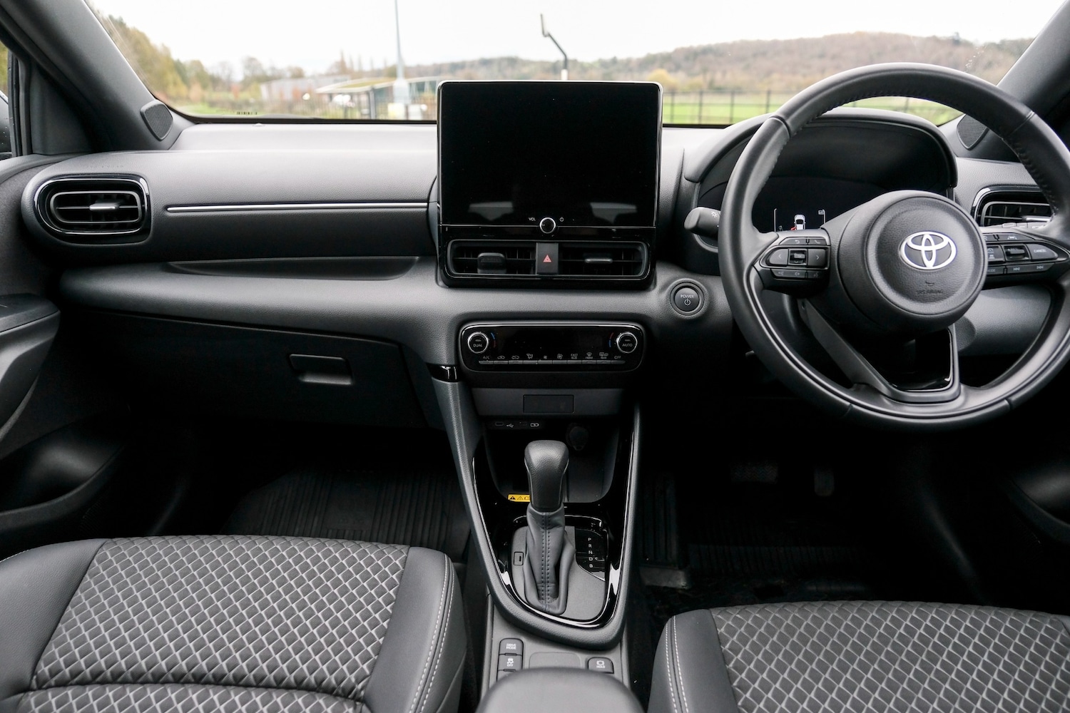 Used Toyota Yaris 2024 for sale - 76692832: Photo 59