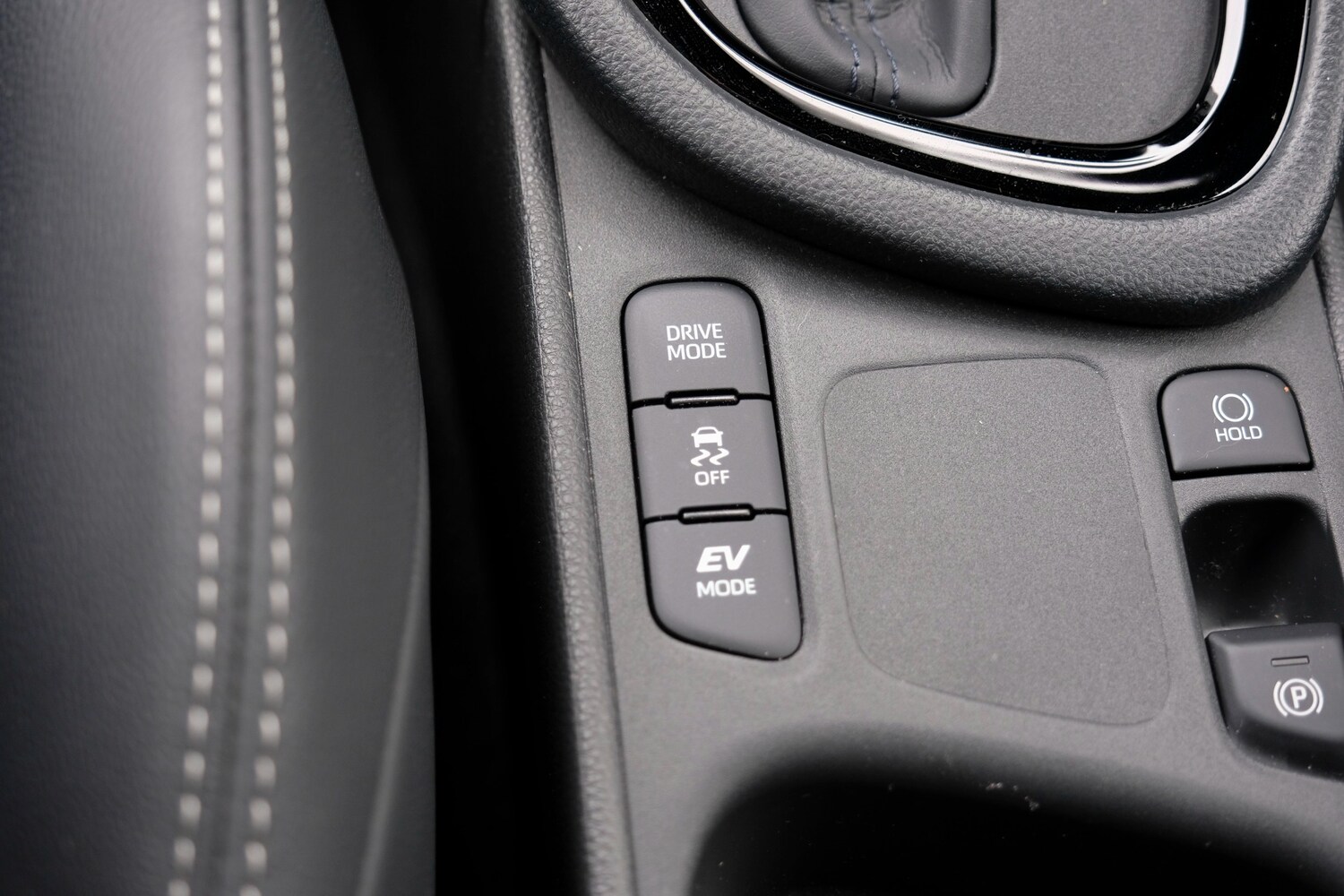 Used Toyota Yaris 2024 for sale - 76692832: Photo 64