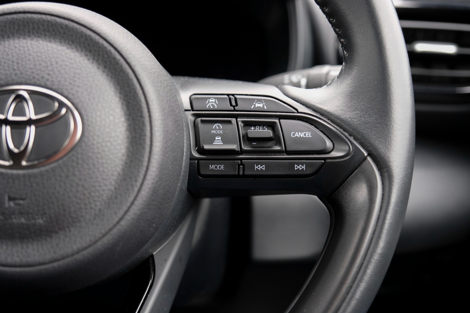 Used Toyota Yaris 2024 for sale - 76692832: Photo 67