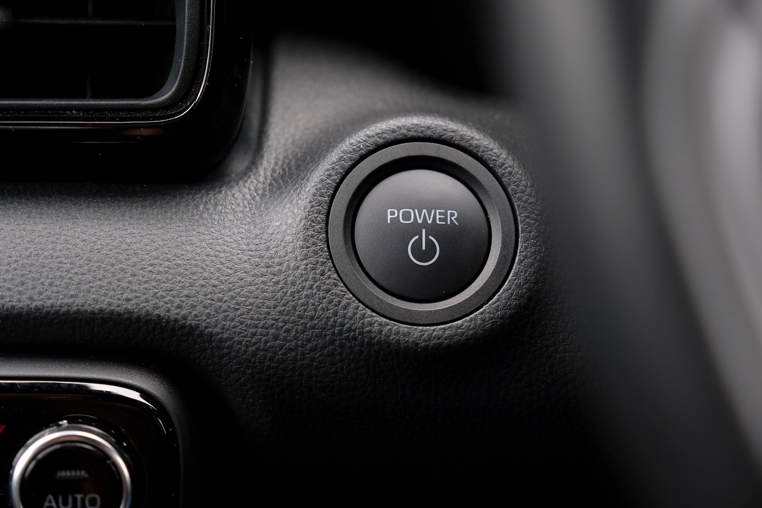 Used Toyota Yaris 2024 for sale - 76692832: Photo 75