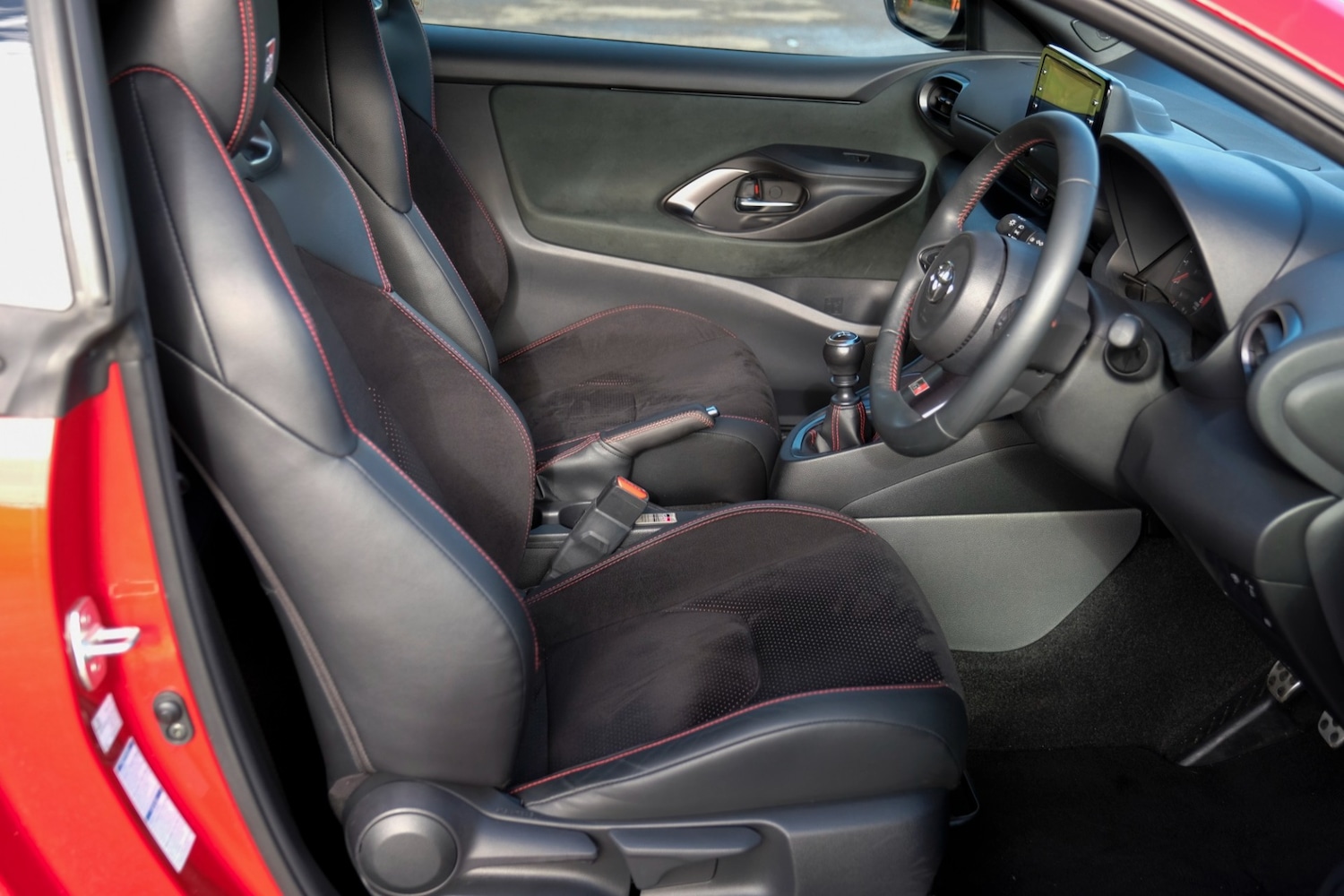 Used Toyota Yaris 2021 for sale - 76402121: Photo 2