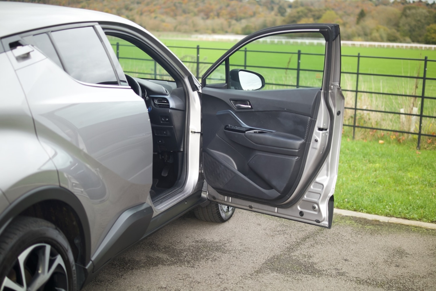 Used Toyota C-HR 2020 for sale - 72748582: Photo 10