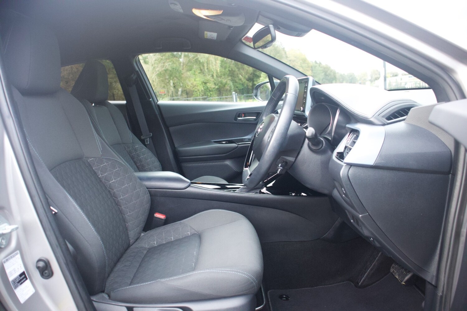 Used Toyota C-HR 2020 for sale - 72748582: Photo 14