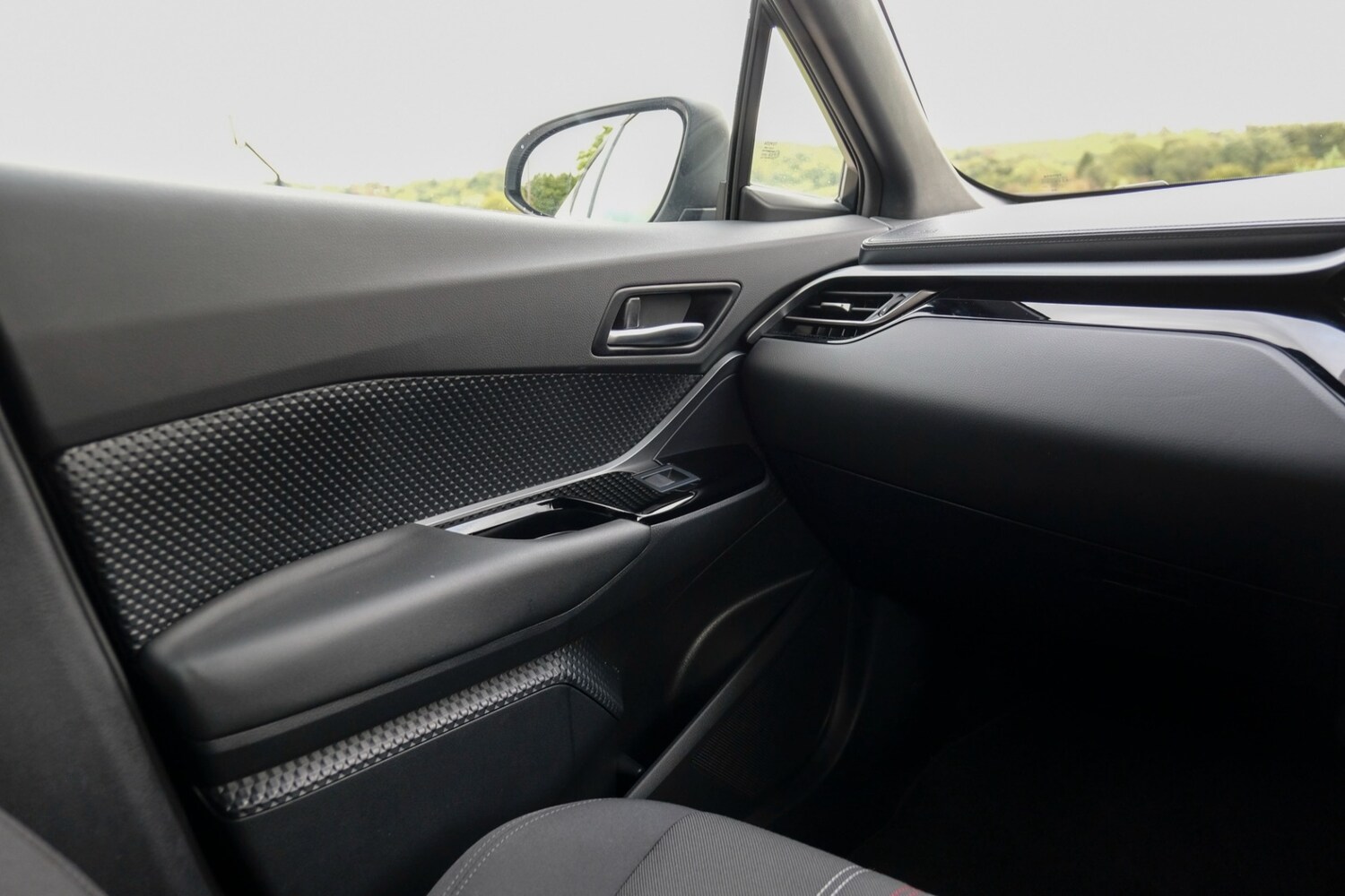 Used Toyota C-HR 2023 for sale - 76006377: Photo 48