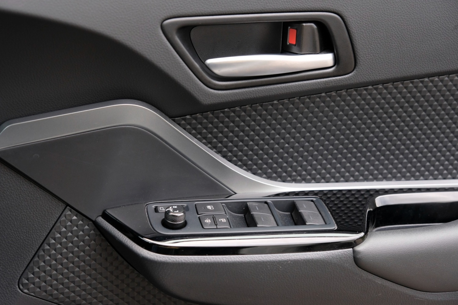 Used Toyota C-HR 2023 for sale - 76006377: Photo 59