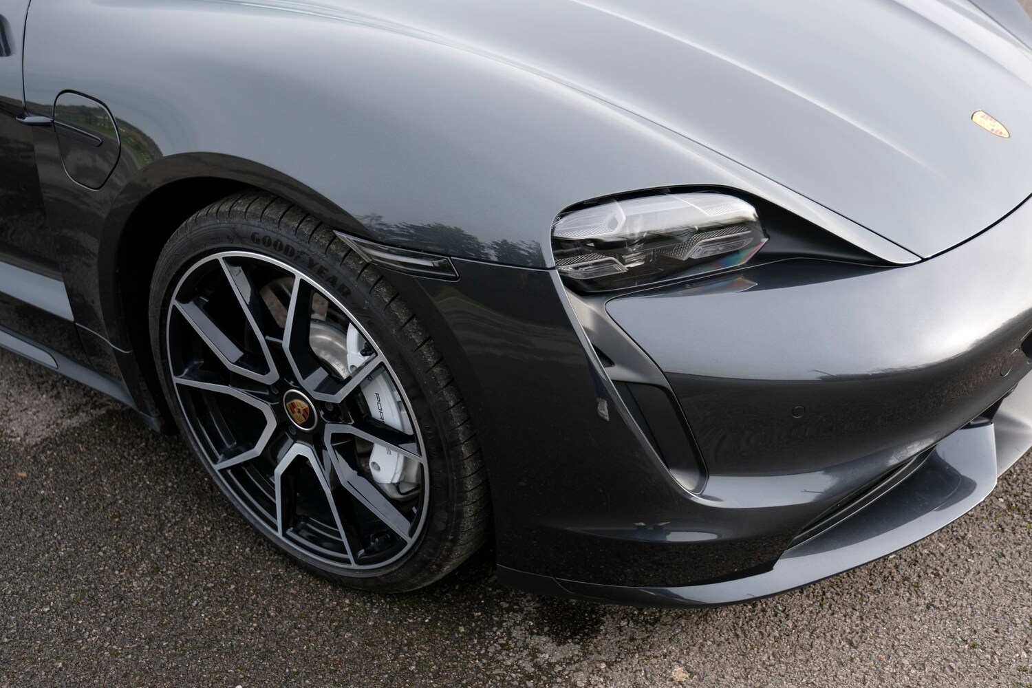 Used Porsche Taycan 2023 for sale - 77603431: Photo 12