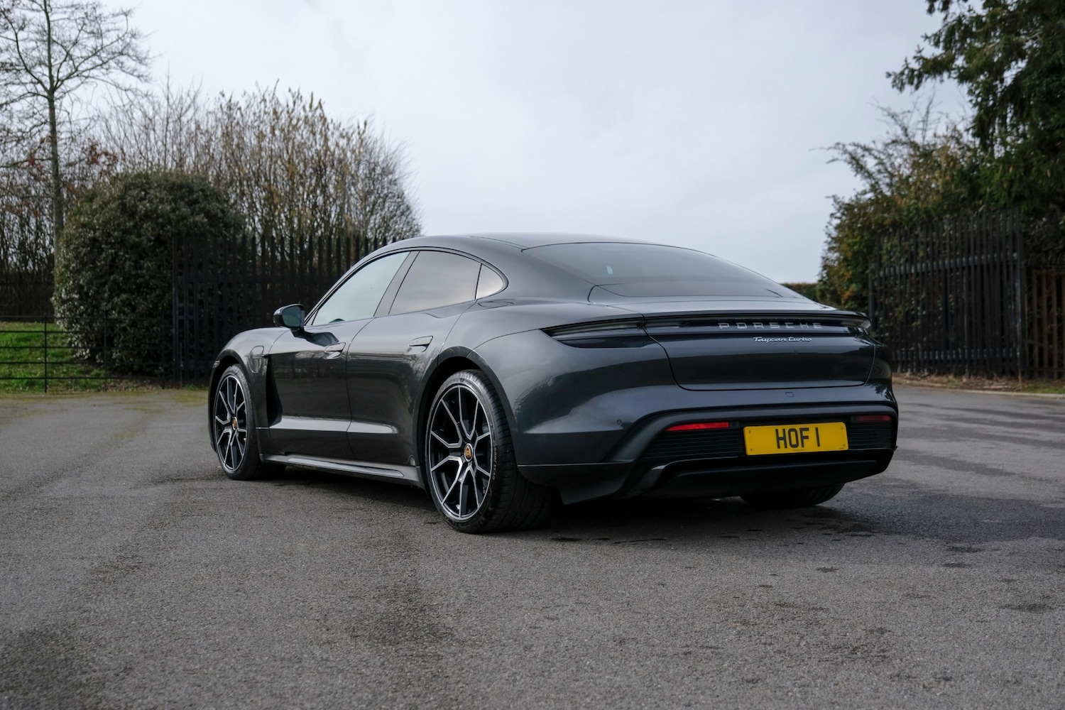 Used Porsche Taycan 2023 for sale - 77603431: Photo 2