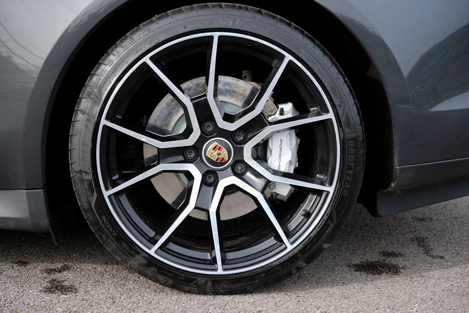 Used Porsche Taycan 2023 for sale - 77603431: Photo 27