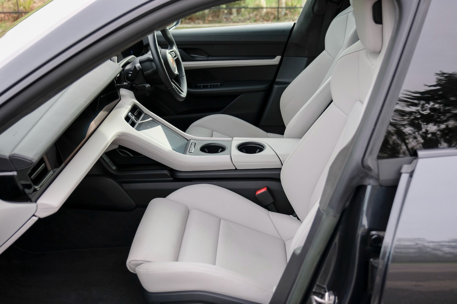 Used Porsche Taycan 2023 for sale - 77603431: Photo 3