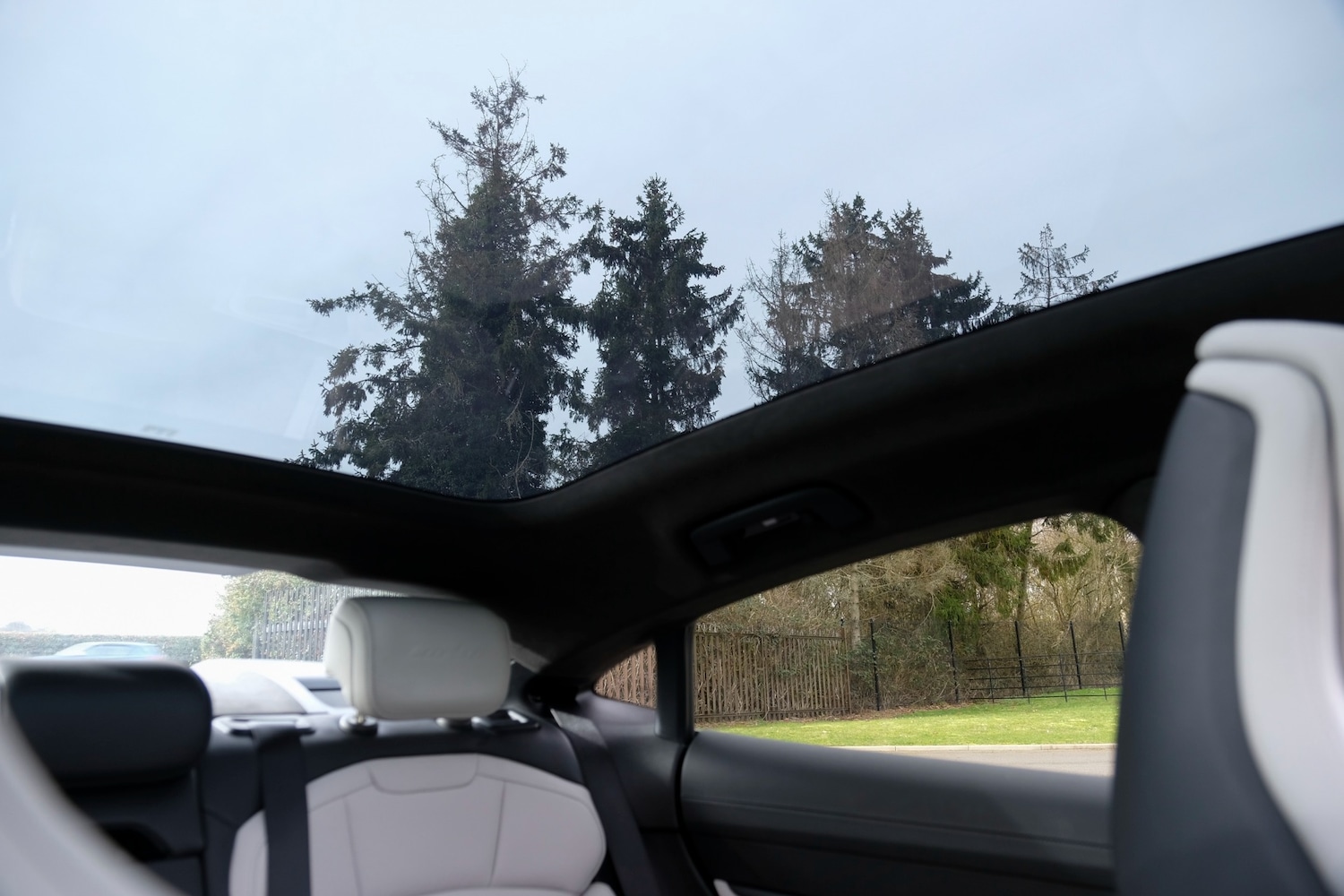 Used Porsche Taycan 2023 for sale - 77603431: Photo 4