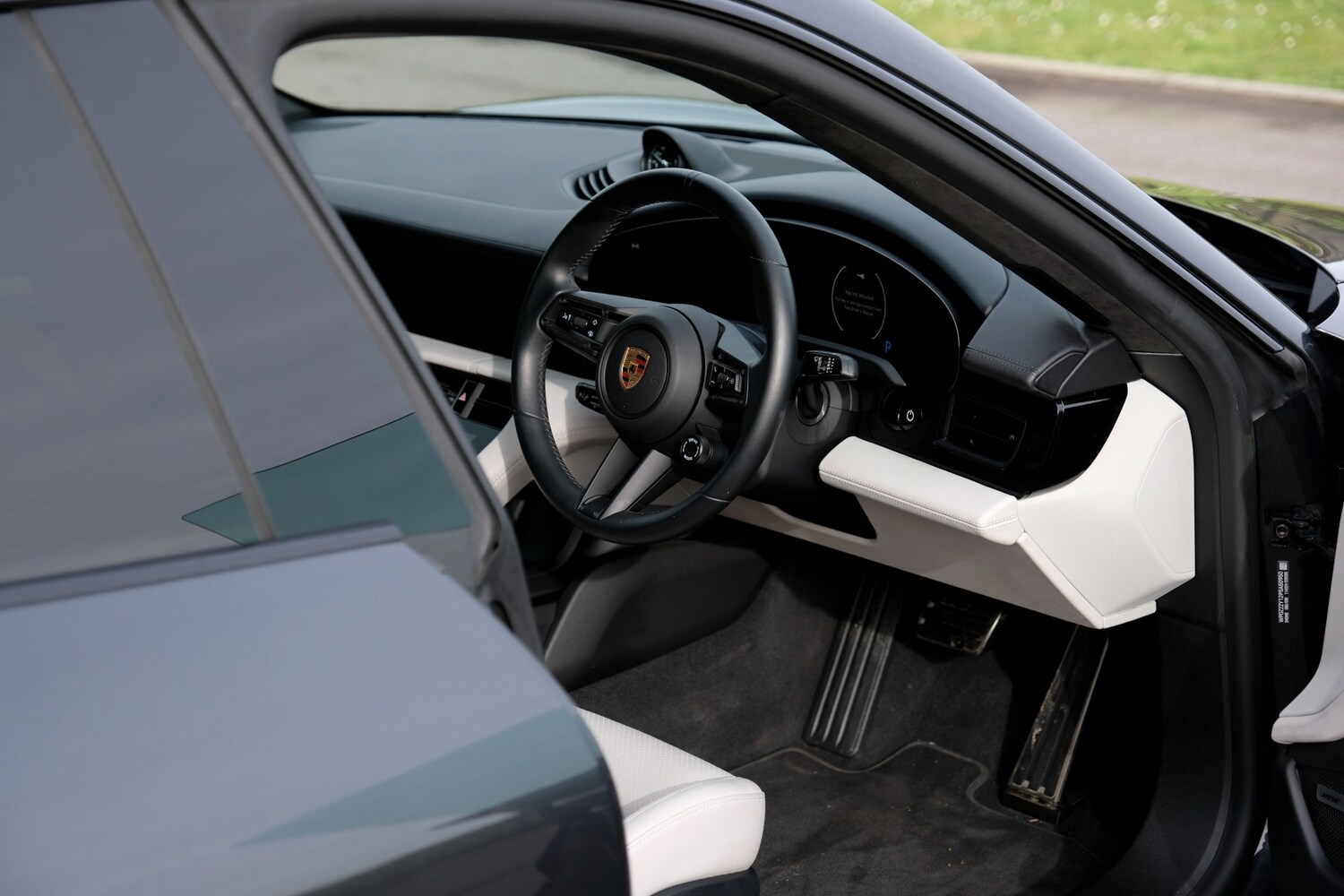 Used Porsche Taycan 2023 for sale - 77603431: Photo 45