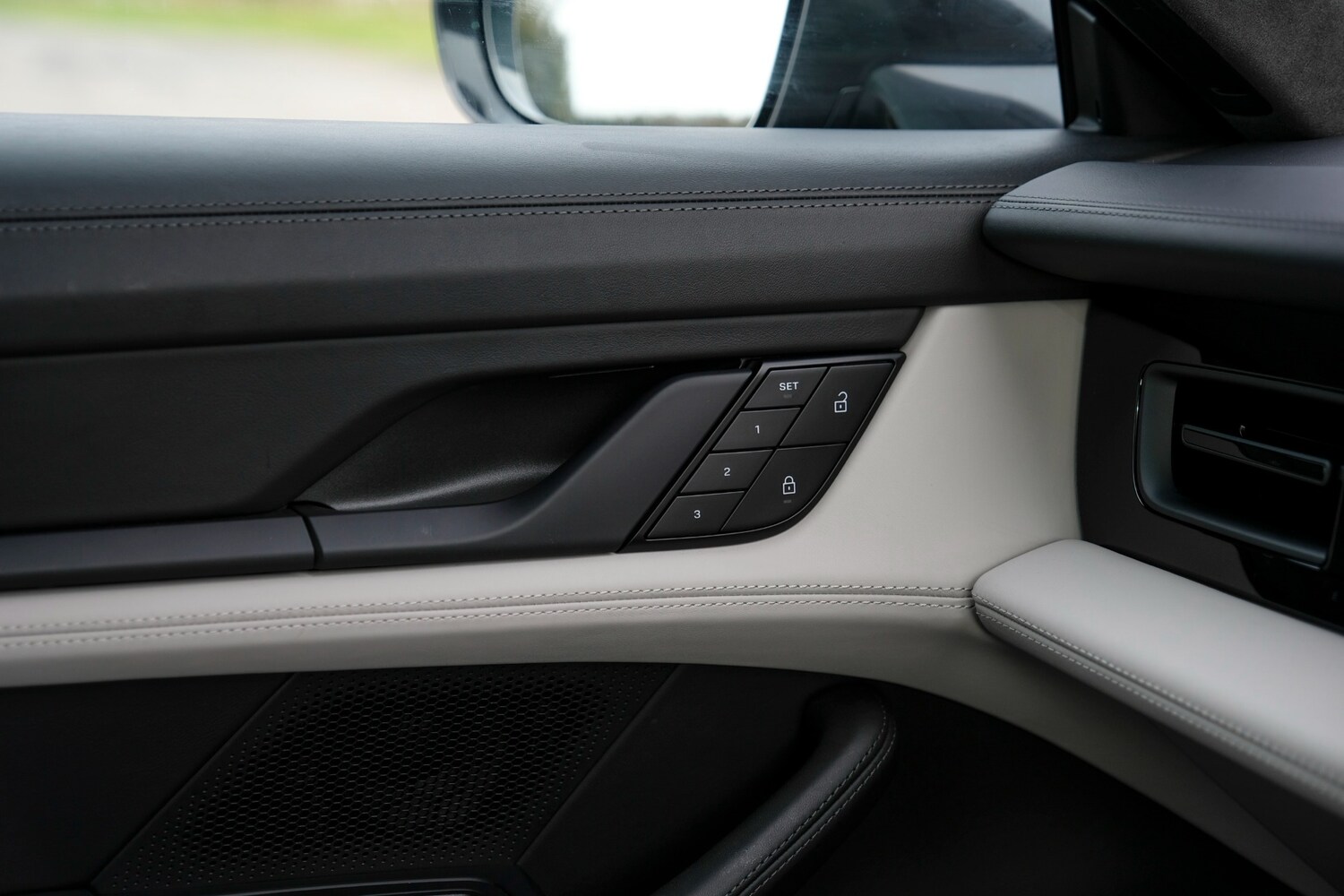 Used Porsche Taycan 2023 for sale - 77603431: Photo 46