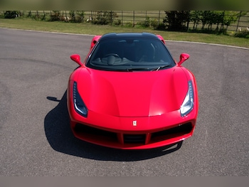 Used Ferrari 488 2017 for sale - 79005038: Photo