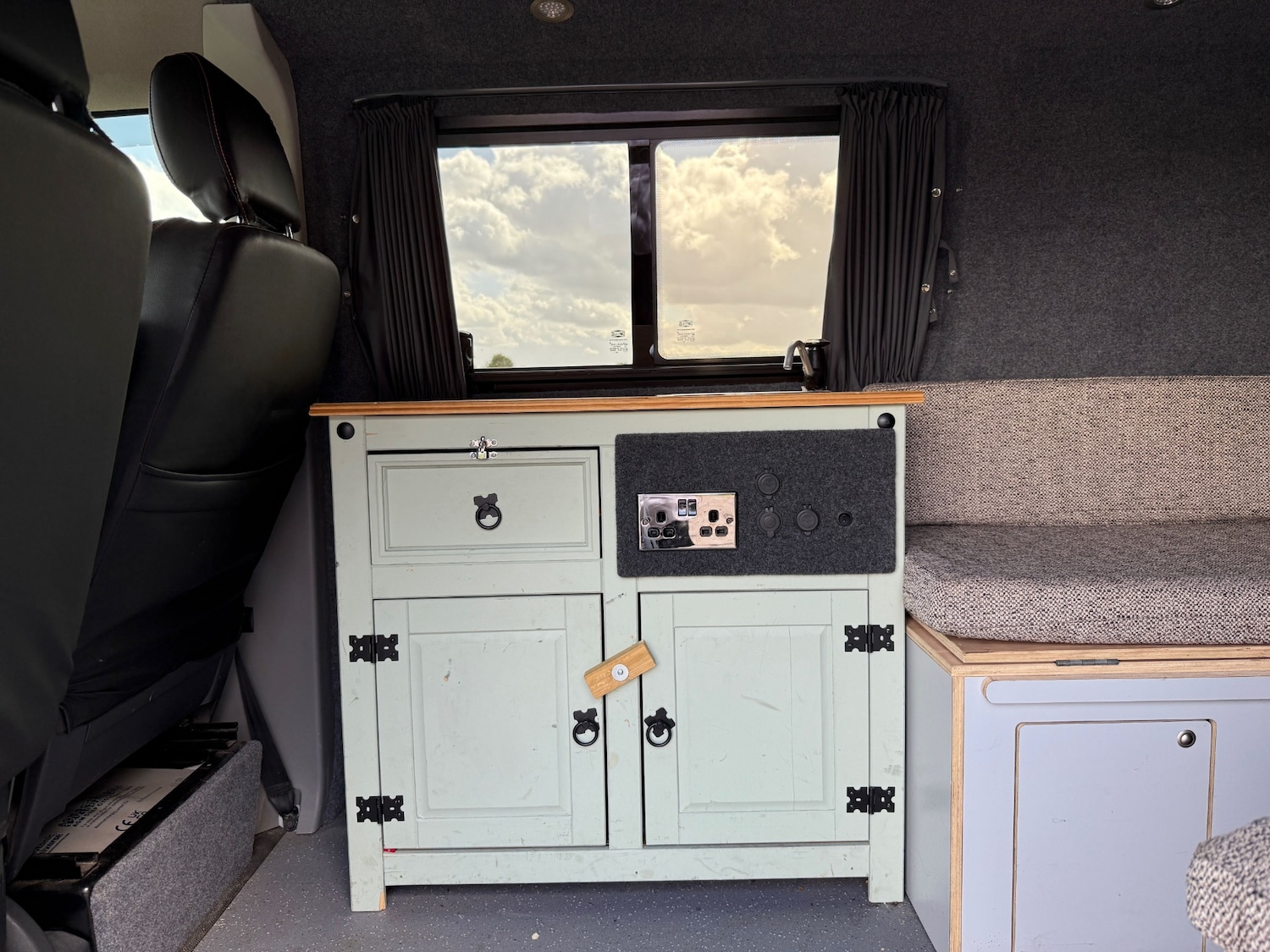 Used Volkswagen Transporter 2015 for sale - 76005585: Photo 34