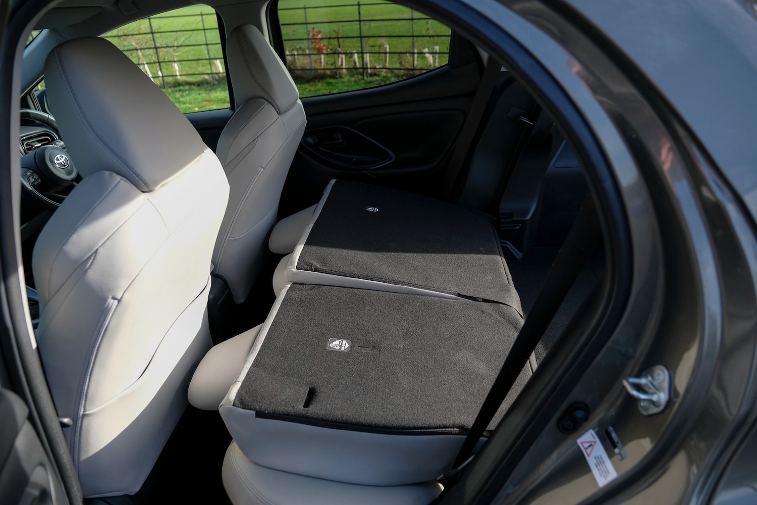 Used Toyota Yaris 2022 for sale - 76877674: Photo 41