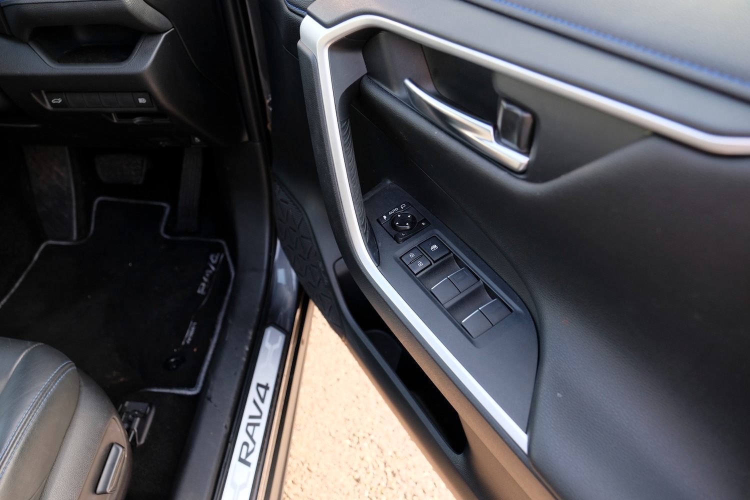 Used Toyota RAV4 2022 for sale - 77220572: Photo 25