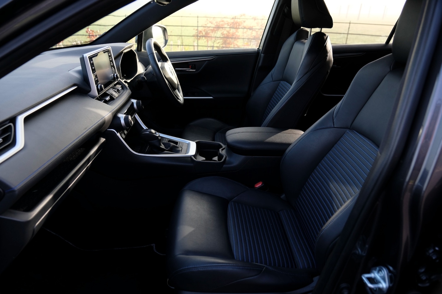 Used Toyota RAV4 2022 for sale - 77220572: Photo 4