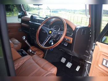 Used Land Rover Defender 2010 for sale - 79544932: Photo