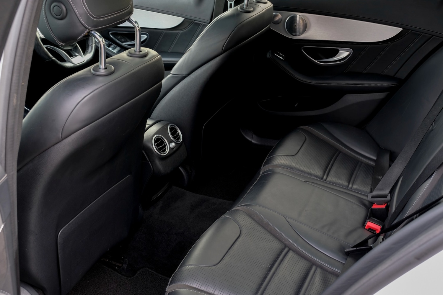 Used Mercedes-Benz C Class 2018 for sale - 76421878: Photo 38