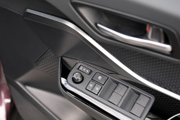 Used Toyota C-HR 2023 for sale - 75627010: Photo 29