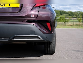 Used Toyota C-HR 2023 for sale - 75627010: Photo
