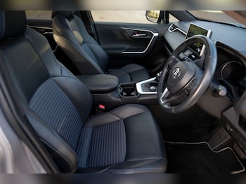 Used Toyota RAV4 2021 for sale - 76877477: Photo