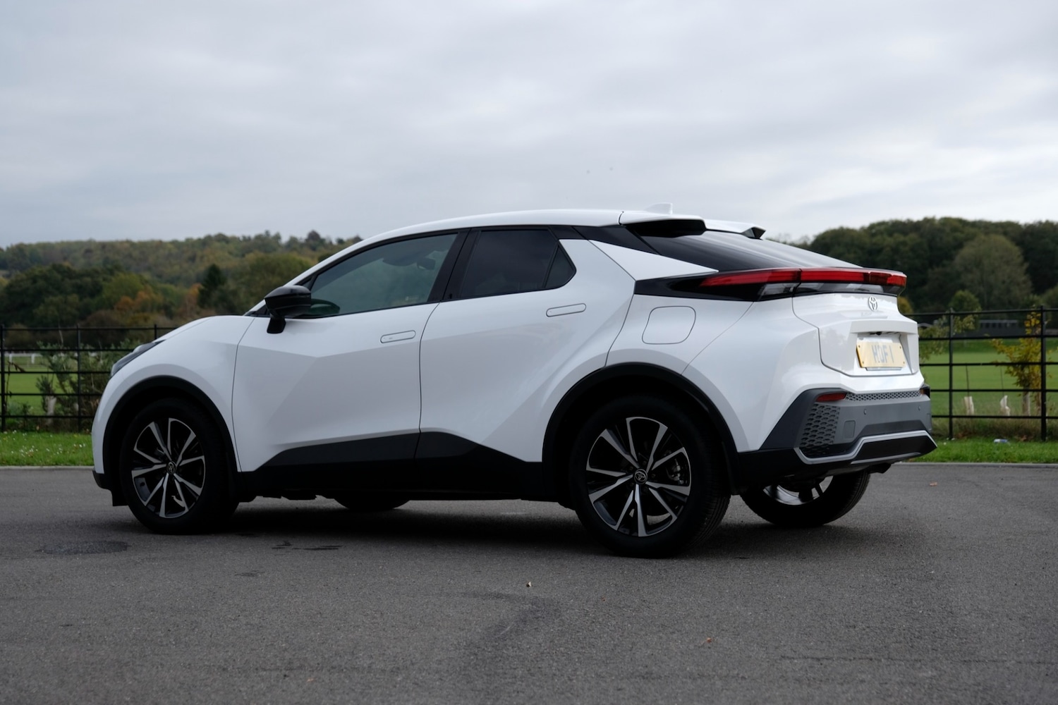 Used Toyota C-HR 2024 for sale - 76230984: Photo 2