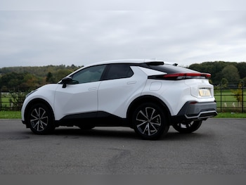 Used Toyota C-HR 2024 for sale - 76230984: Photo 2