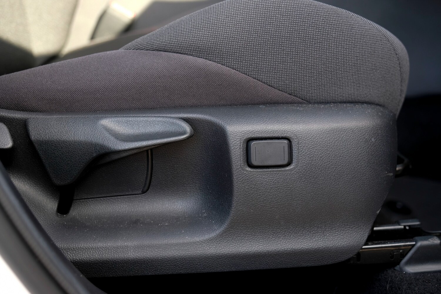 Used Toyota C-HR 2024 for sale - 76230984: Photo 32