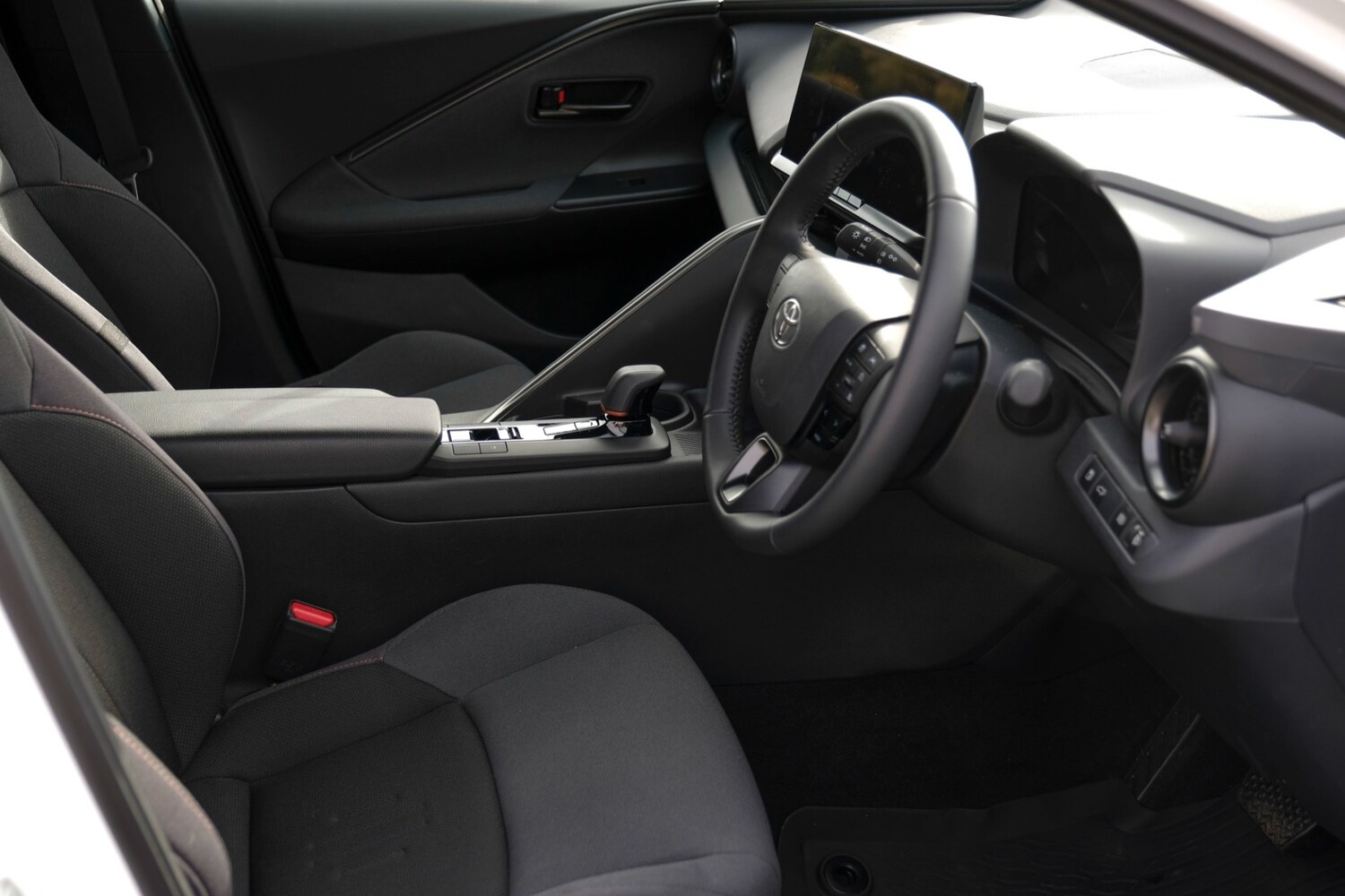 Used Toyota C-HR 2024 for sale - 76230984: Photo 4